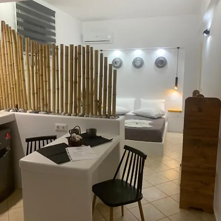 Little Yard & #7 Apartamento Naxos City